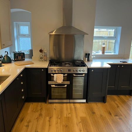 Luxury 2 Bed Apartment Great Location Stoke-on-Trent المظهر الخارجي الصورة