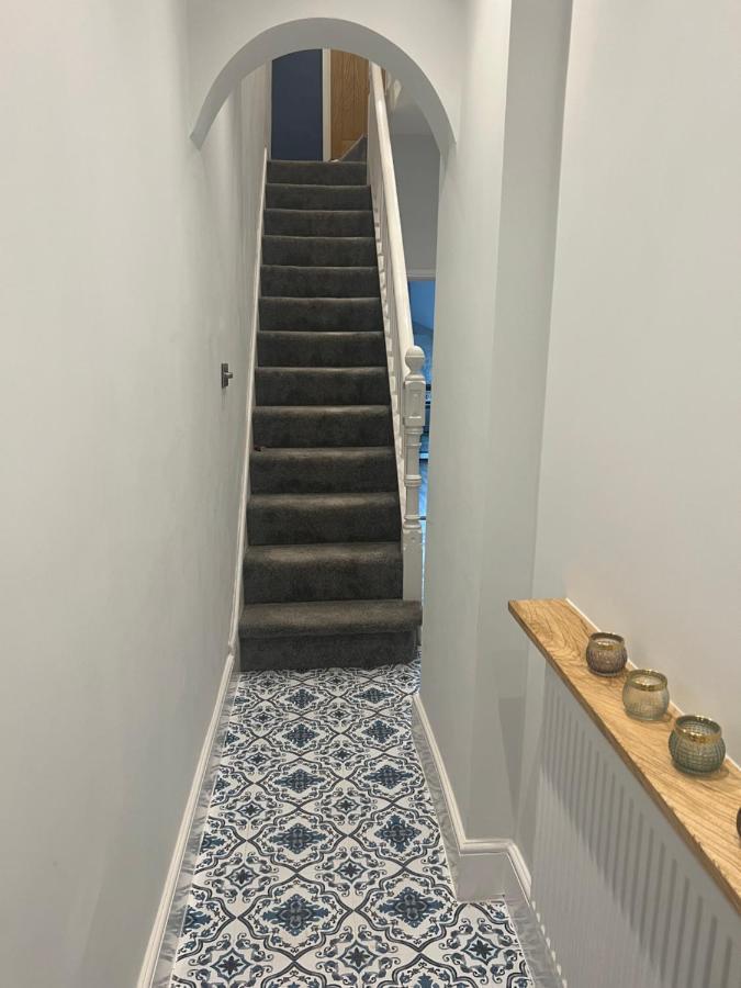 Luxury 2 Bed Apartment Great Location Stoke-on-Trent المظهر الخارجي الصورة