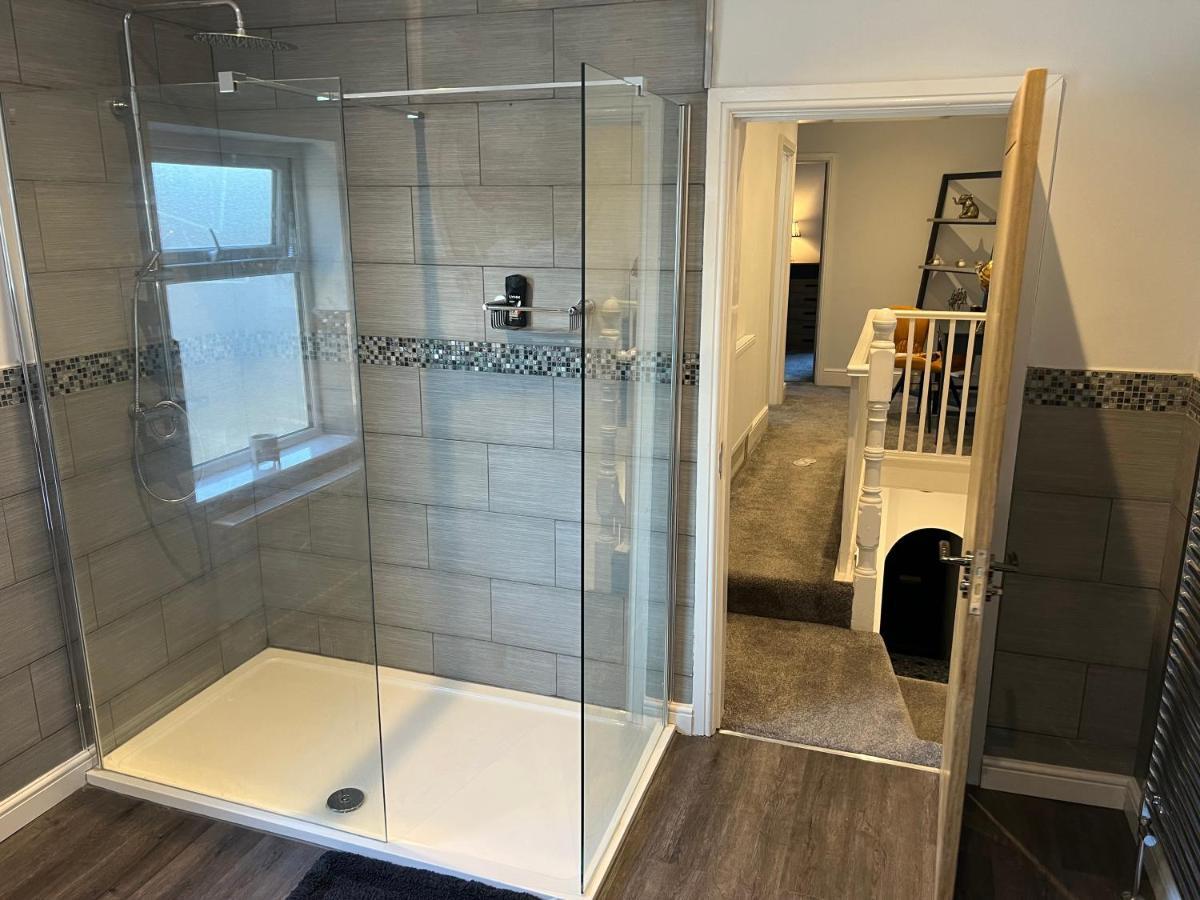 Luxury 2 Bed Apartment Great Location Stoke-on-Trent المظهر الخارجي الصورة