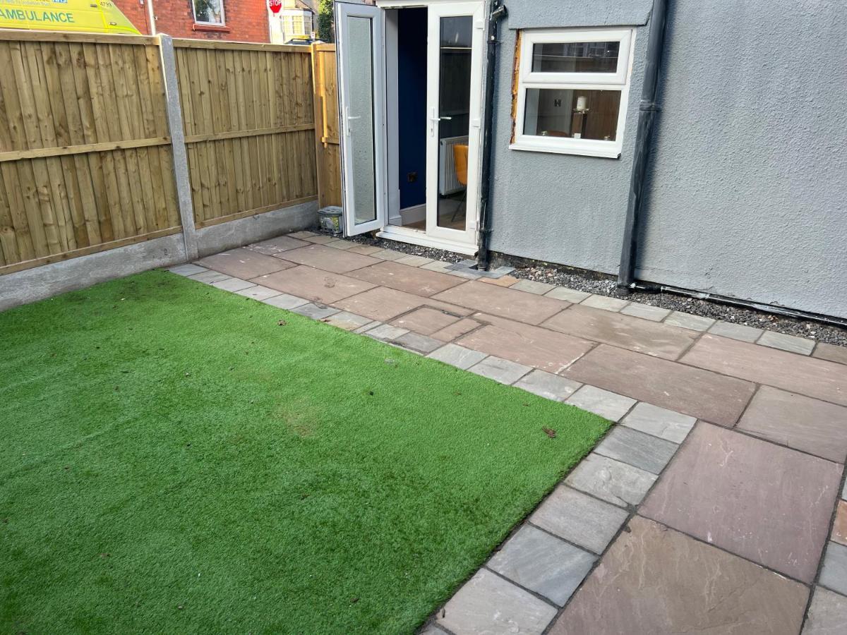 Luxury 2 Bed Apartment Great Location Stoke-on-Trent المظهر الخارجي الصورة